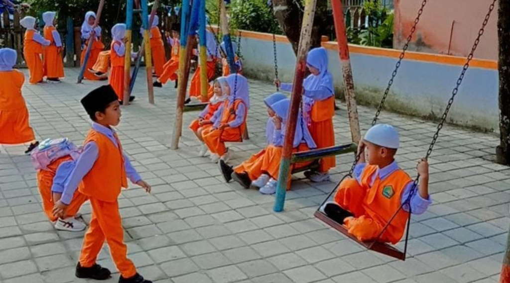 Taman Bermain RA Al-Azkiya