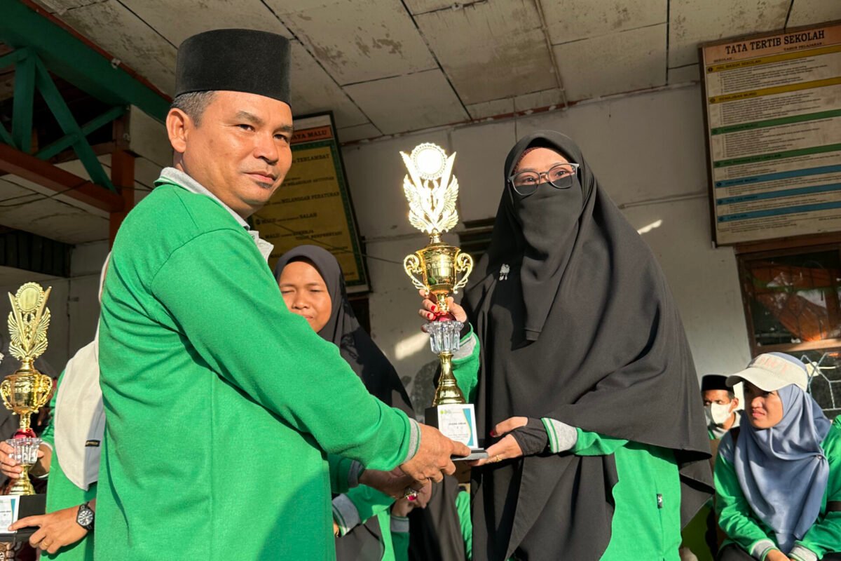 MI Azkiya Juara UMUM 1