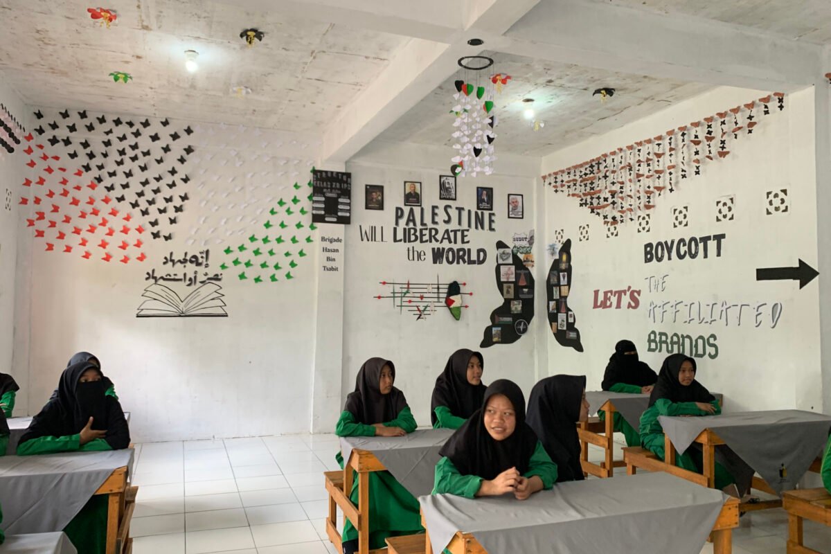 Lomba menghias kelas